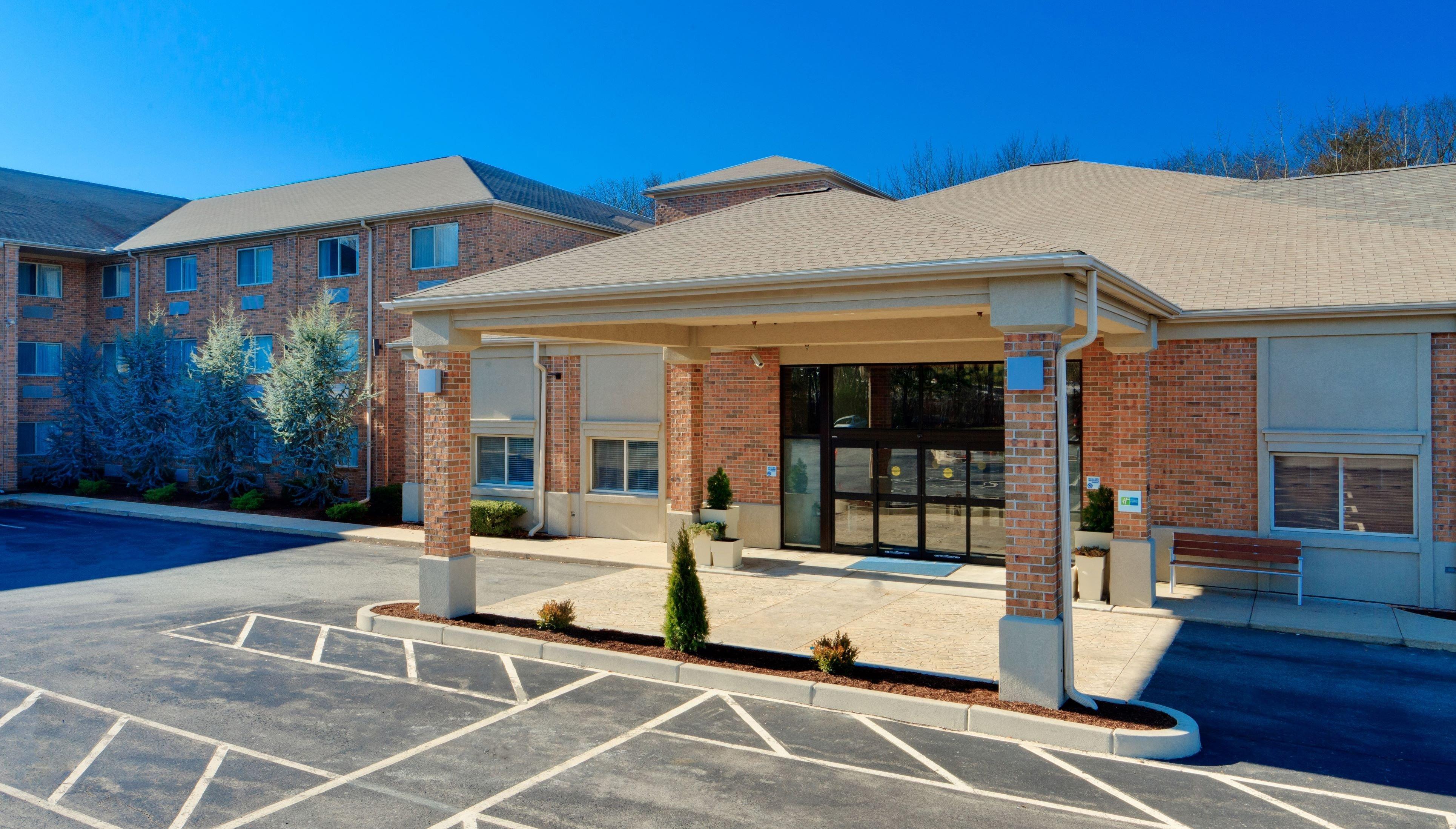 Holiday Inn Express & Suites Smithfield - Providence By Ihg Exteriör bild
